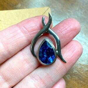 Sterling silver blue stone pendant
